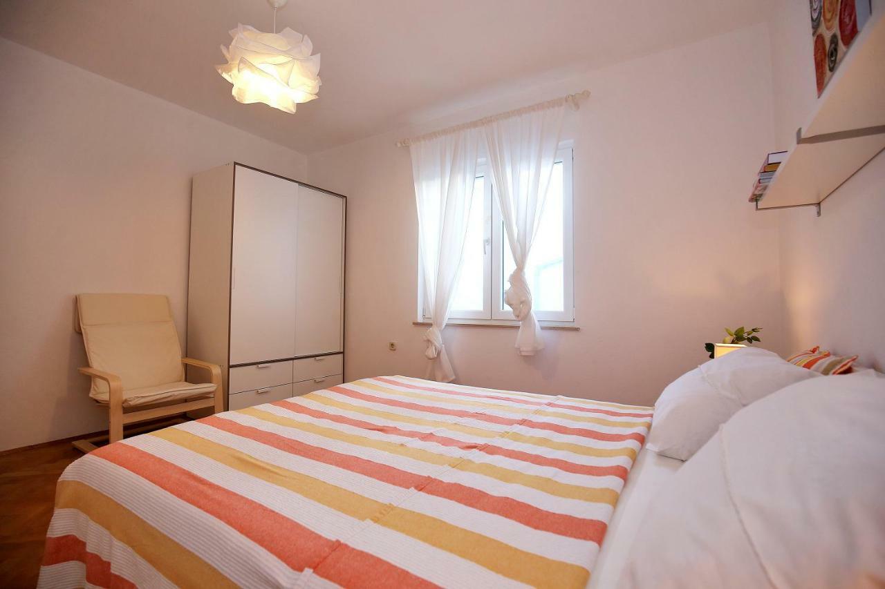 Apartment Ines Murter