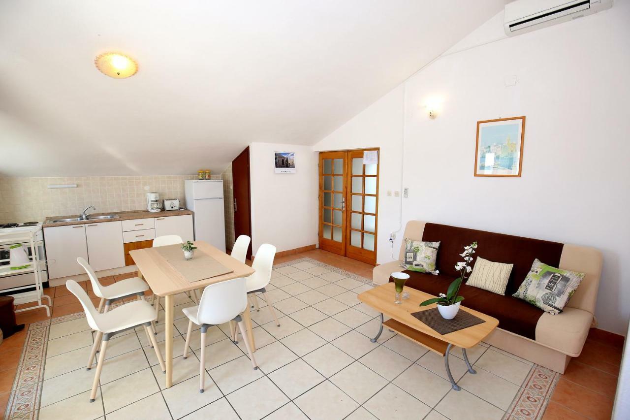 Ines Apartment Murter